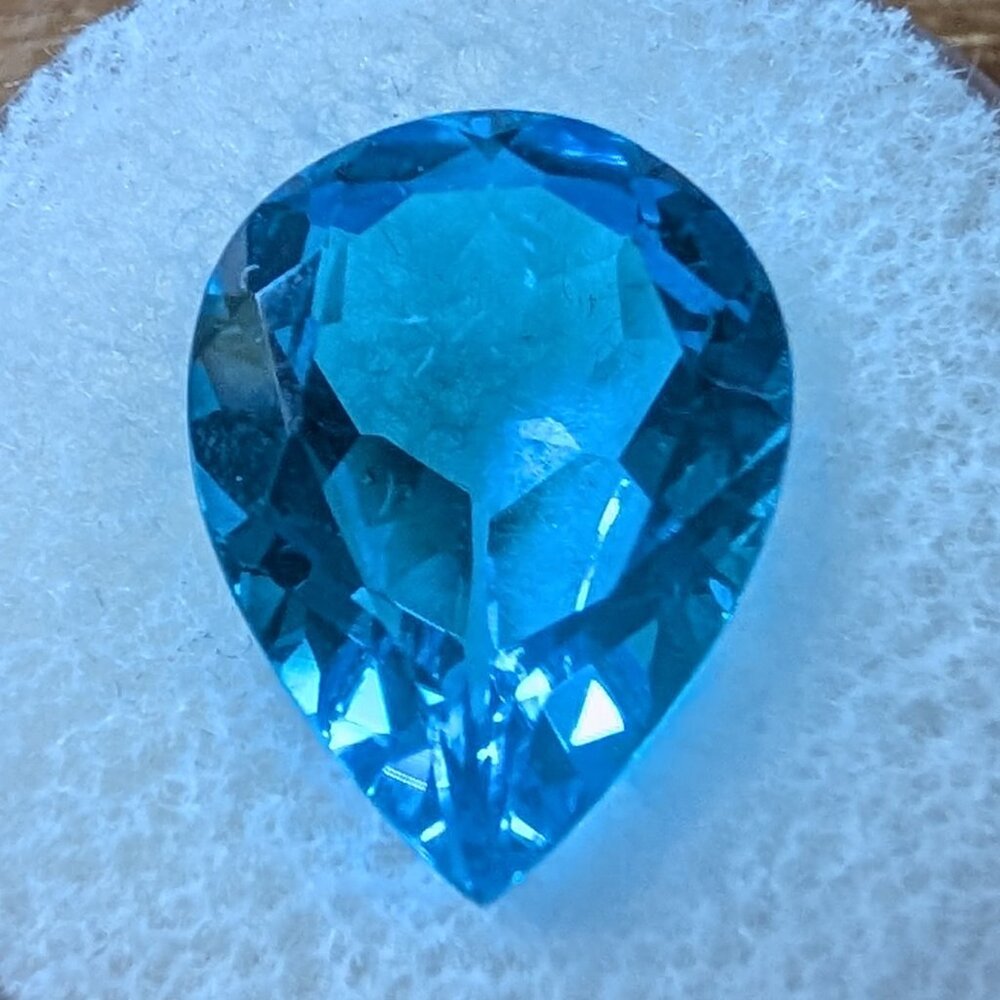 Gorgeous Loose Gemstones Blue Topaz and pair of Paraiba Topaz for earrings